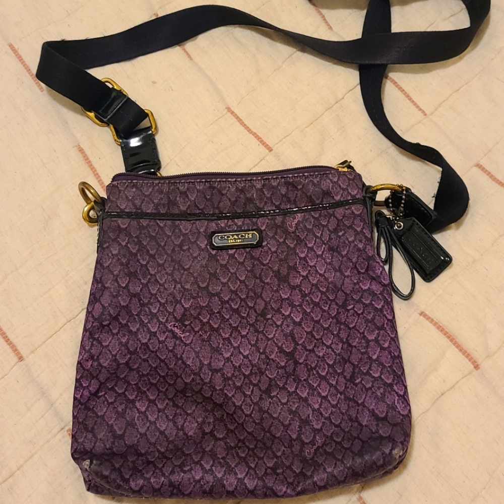 Coach Taylor Snake Print Swingpack Crossbody Bag (F50065)